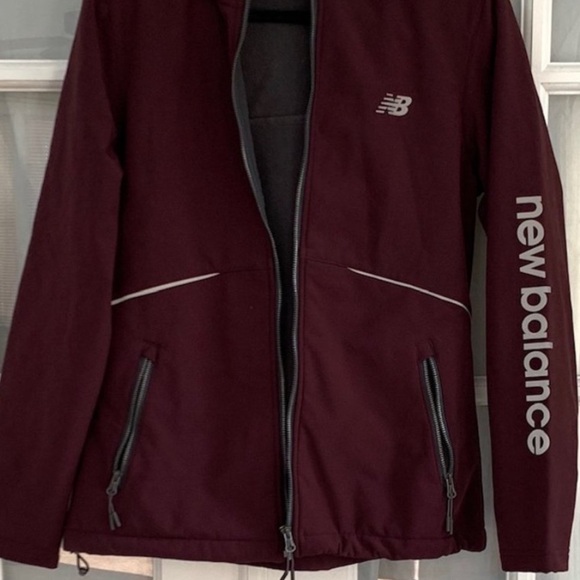 New Balance Women's Dark Brown/ burgundy Utility Jacket - Picture 6 of 8